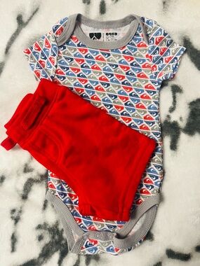 2 Piece/Size 0-3M (Boys) QuickSilver Diaper Shirt with Matching Red Shorts Set